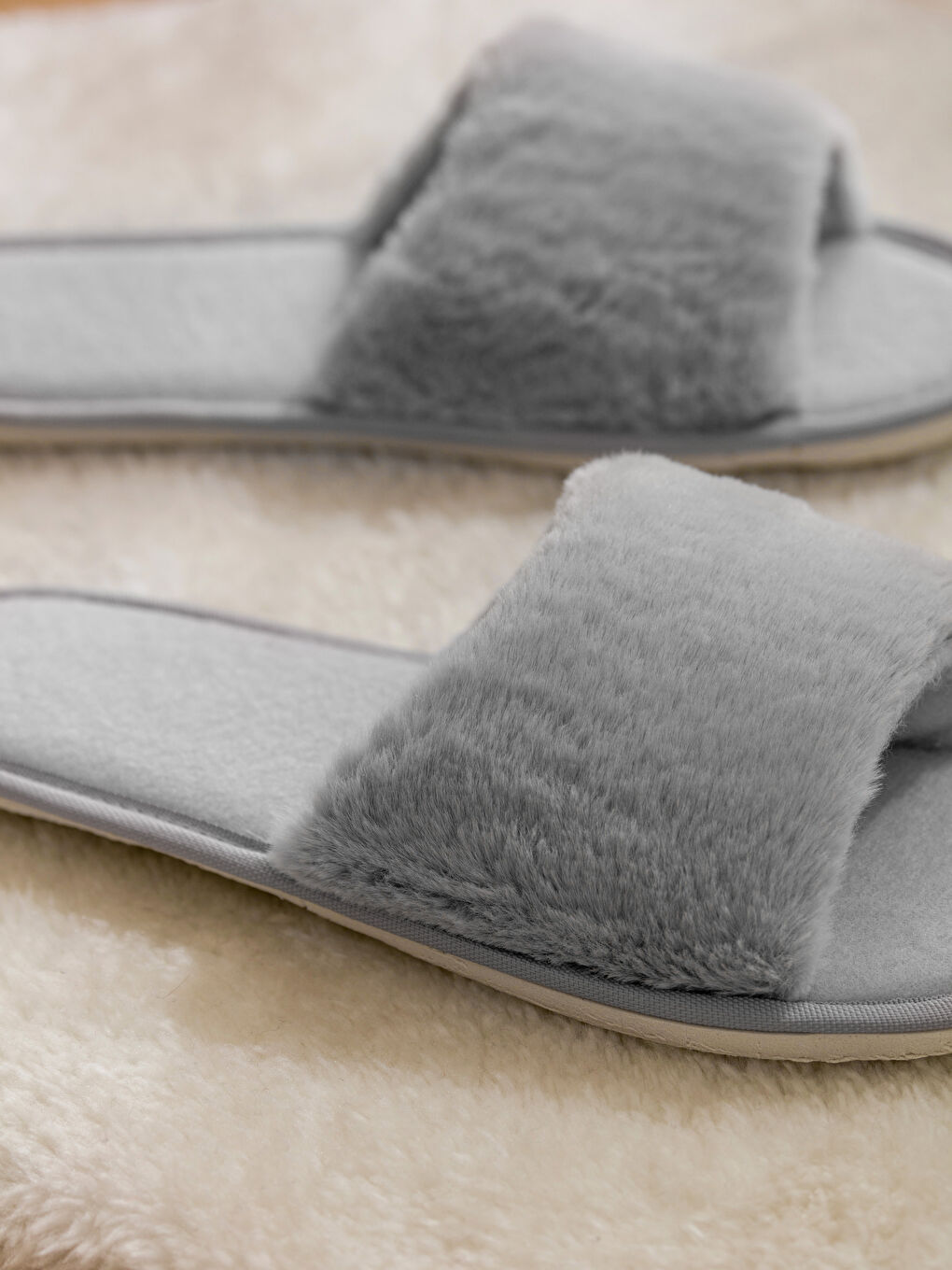 უბრალო პლუში ქალებისთვის სახლის ჩუსტები-2