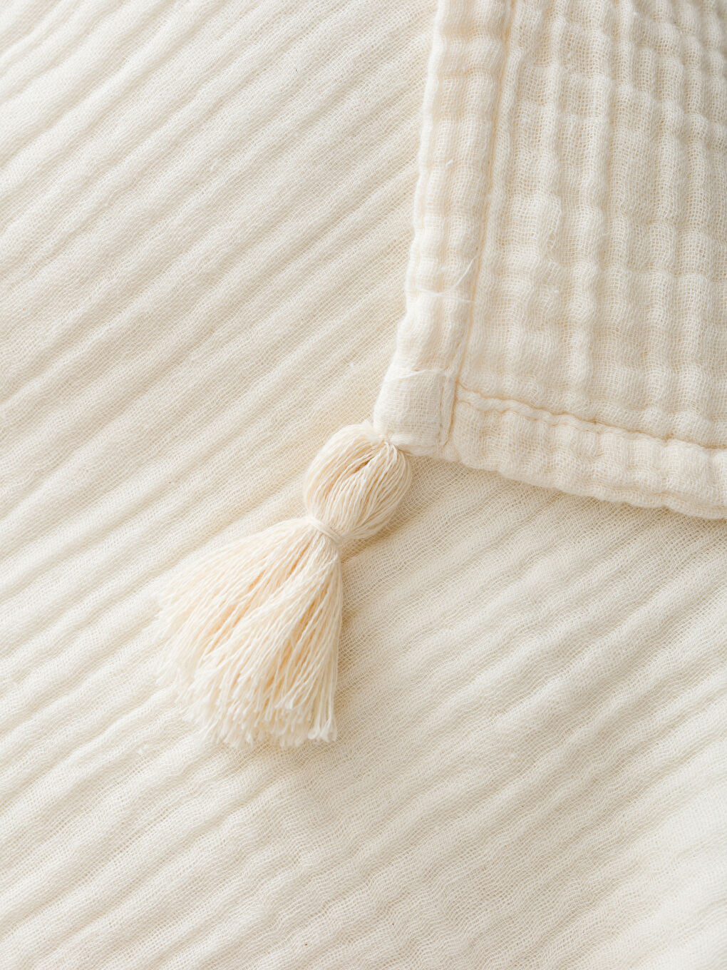 Bej Püsküllü Tek Kişilik Yatak Örtüsü 165x185 cm-2