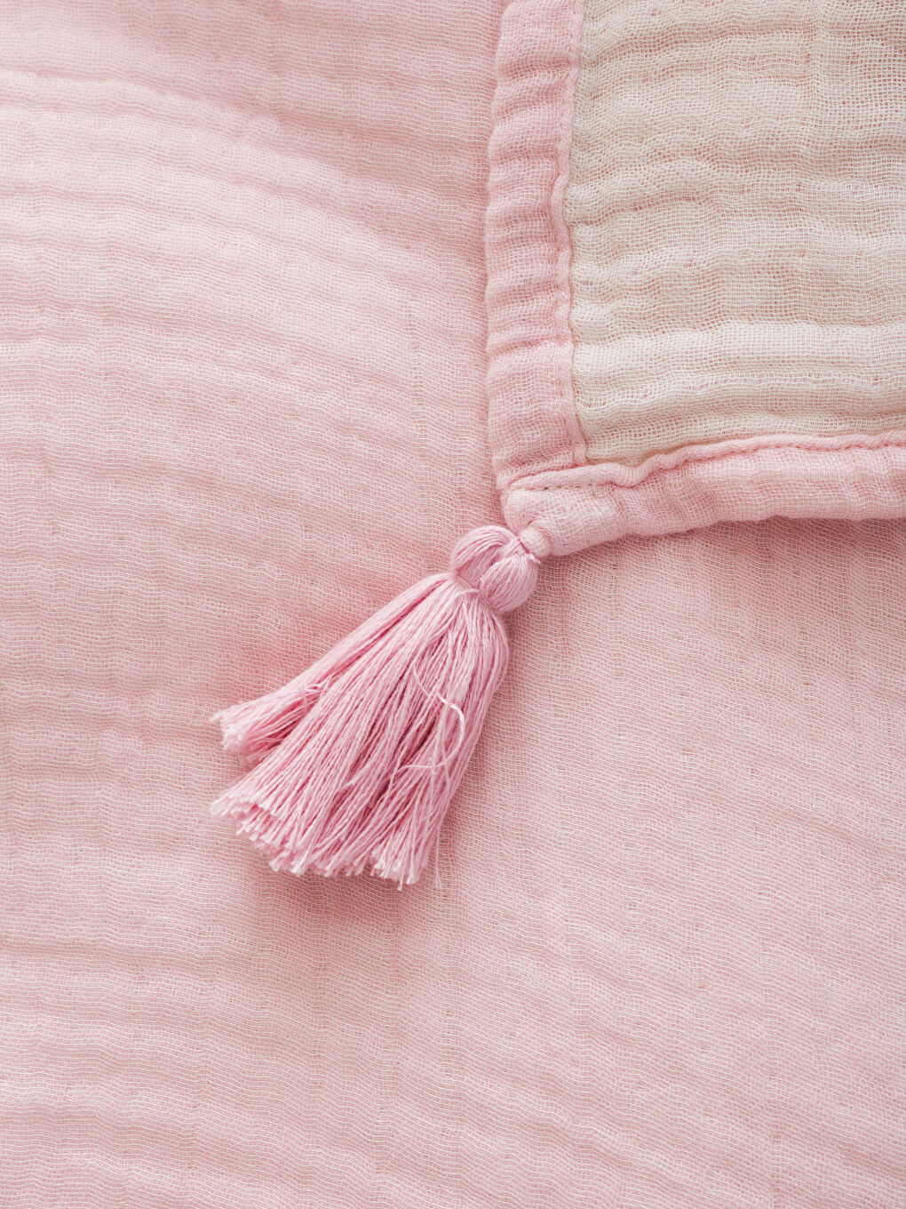 Pembe Püsküllü Tek Kişilik Yatak Örtüsü 165x185 cm-2