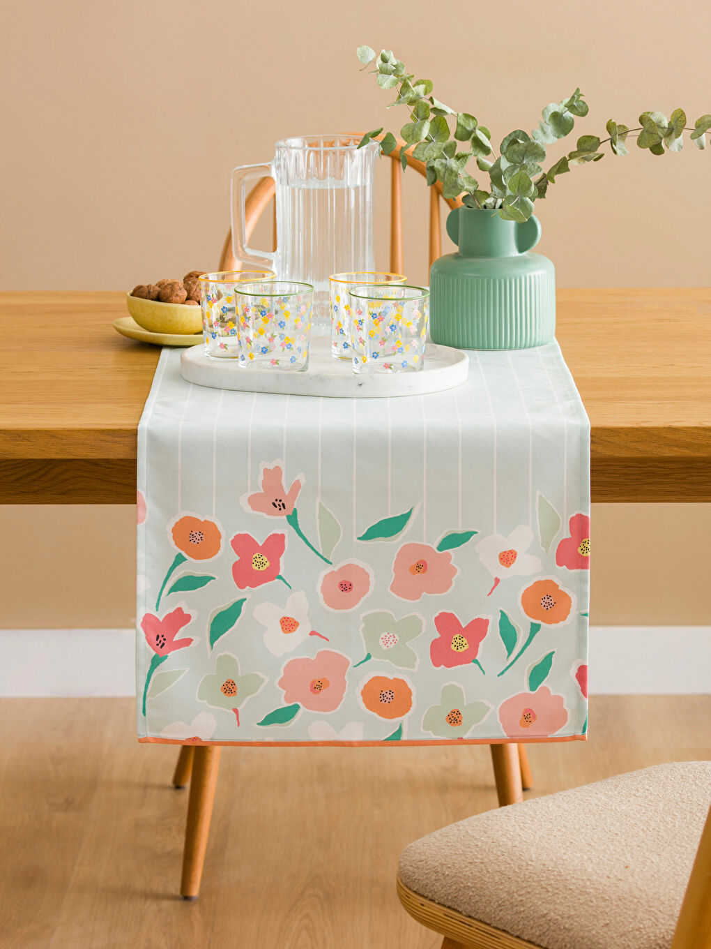 مفرش سفرة بنقشة زهور 45x150 سم-1