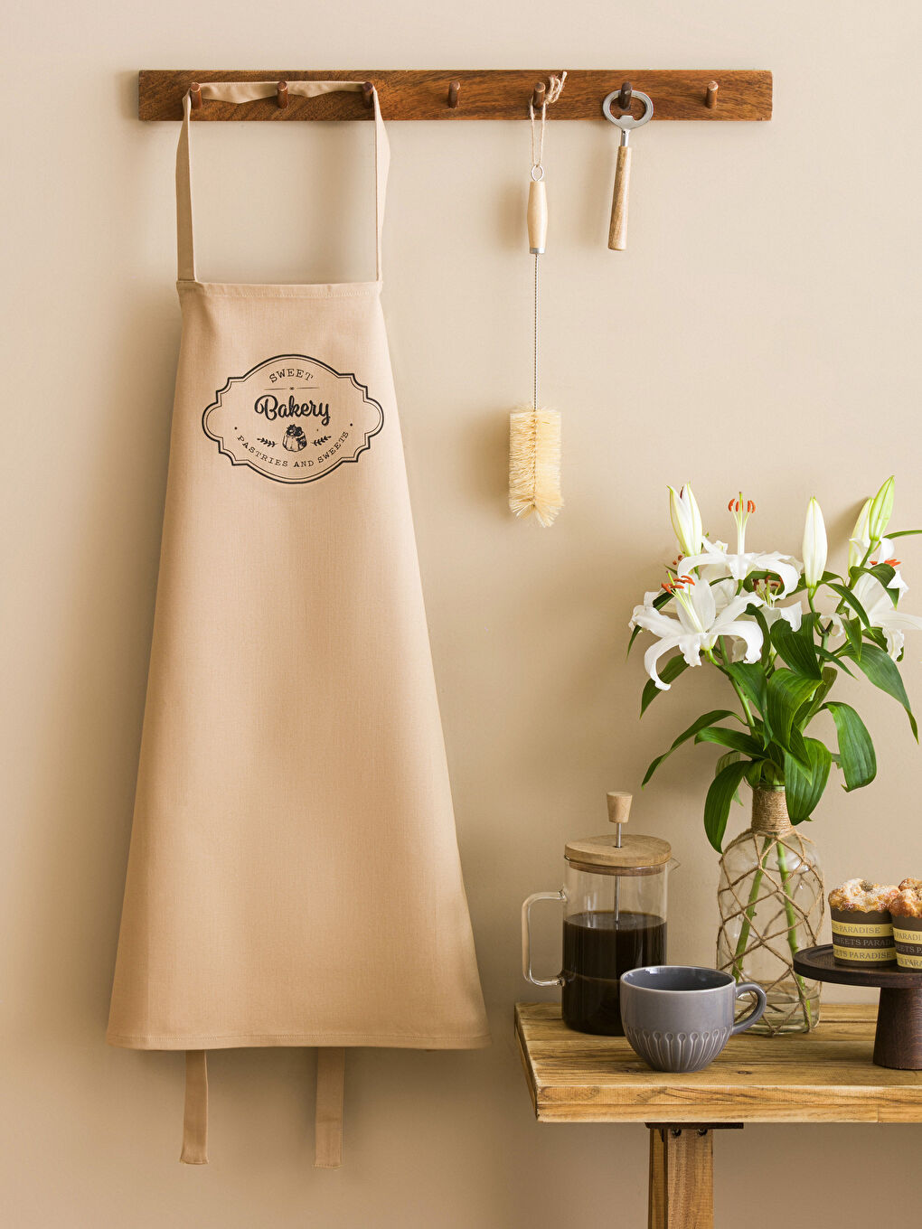 Bej Baskılı Mutfak Önlüğü