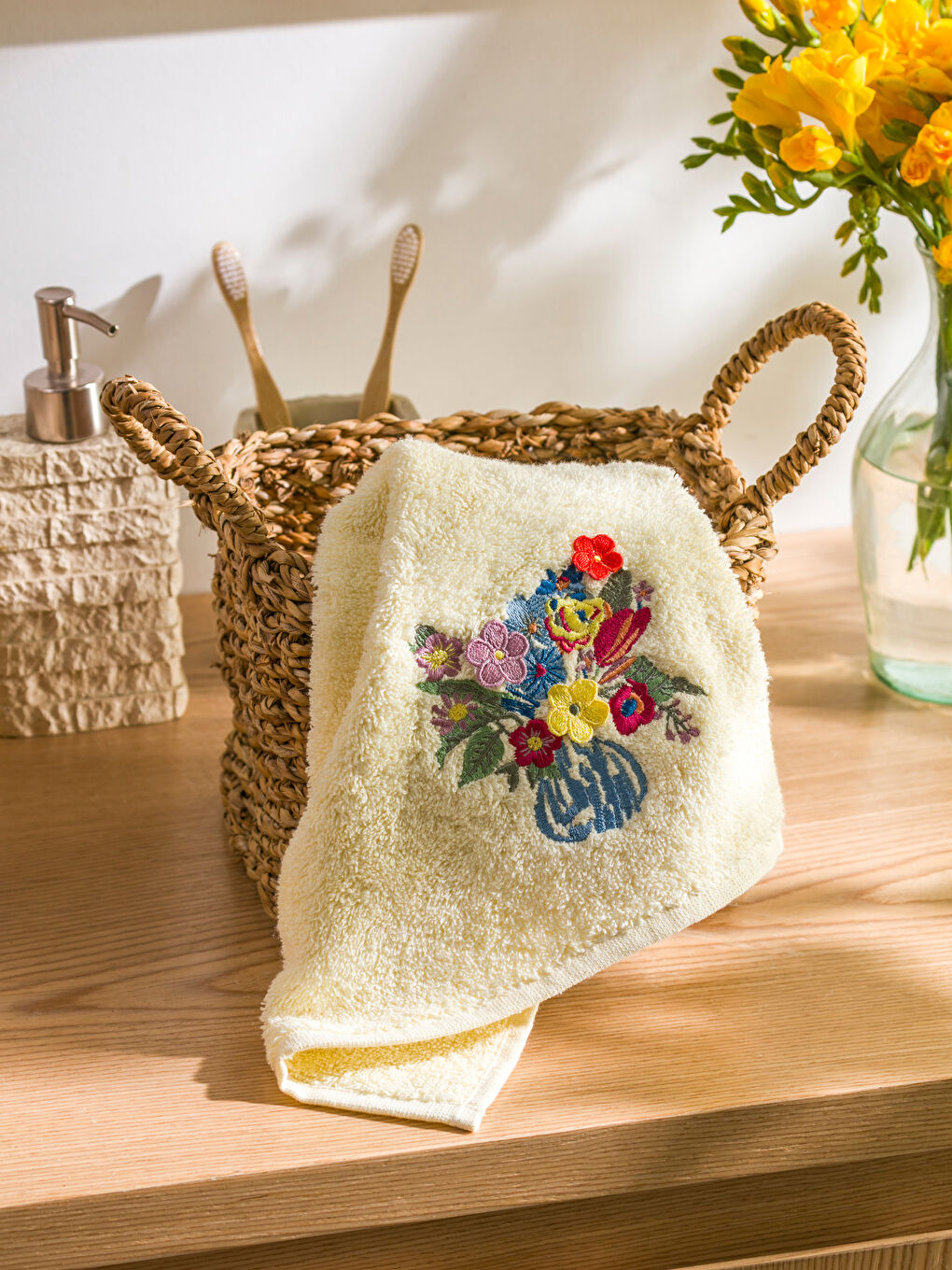 LCW HOME Floral Embroidered Hand Towel 50x80 cm -S4L426Z8-VZM
