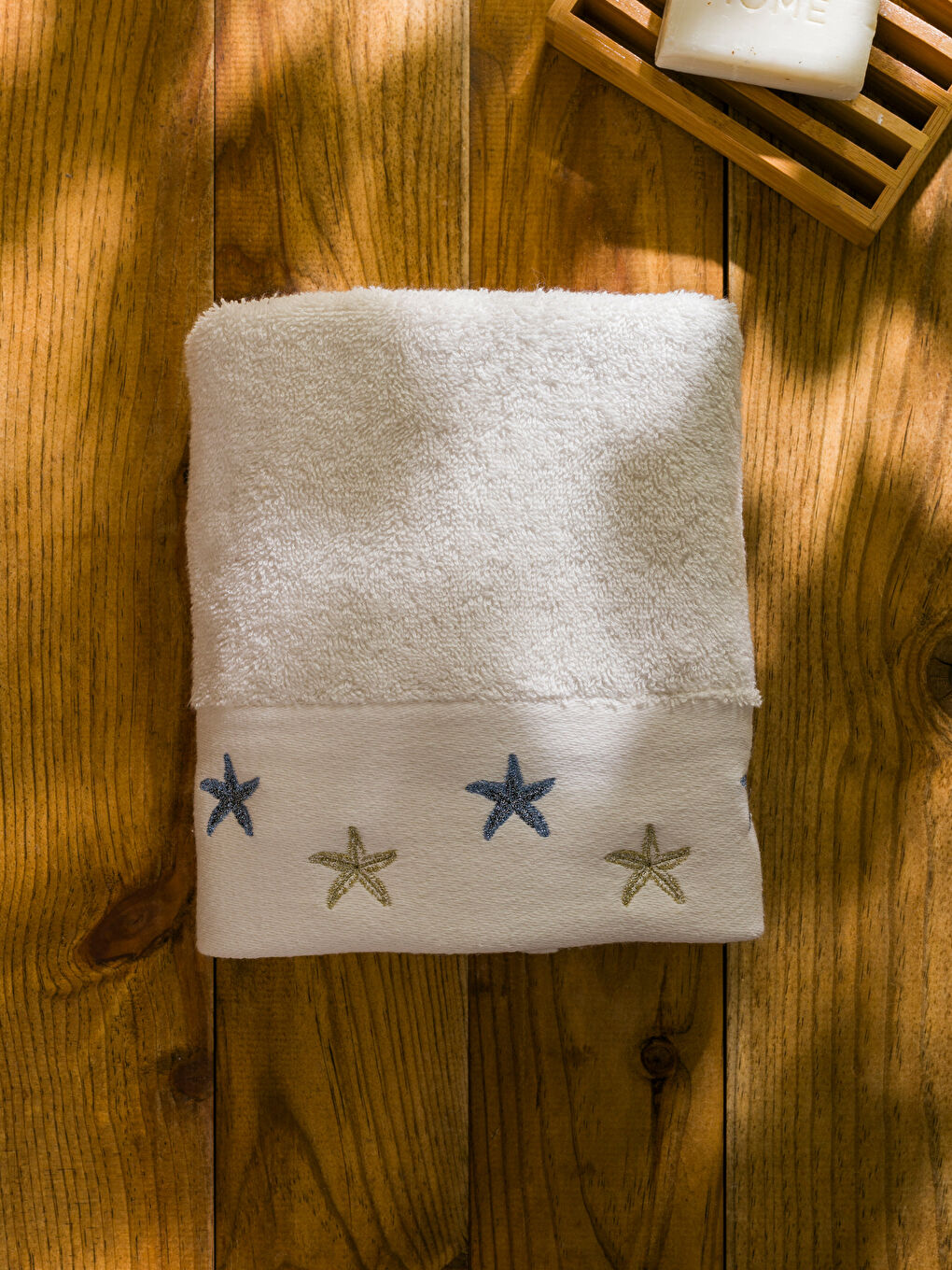 Ekru Yıldız Nakış Detaylı Yüz Havlusu 50x80 cm-2