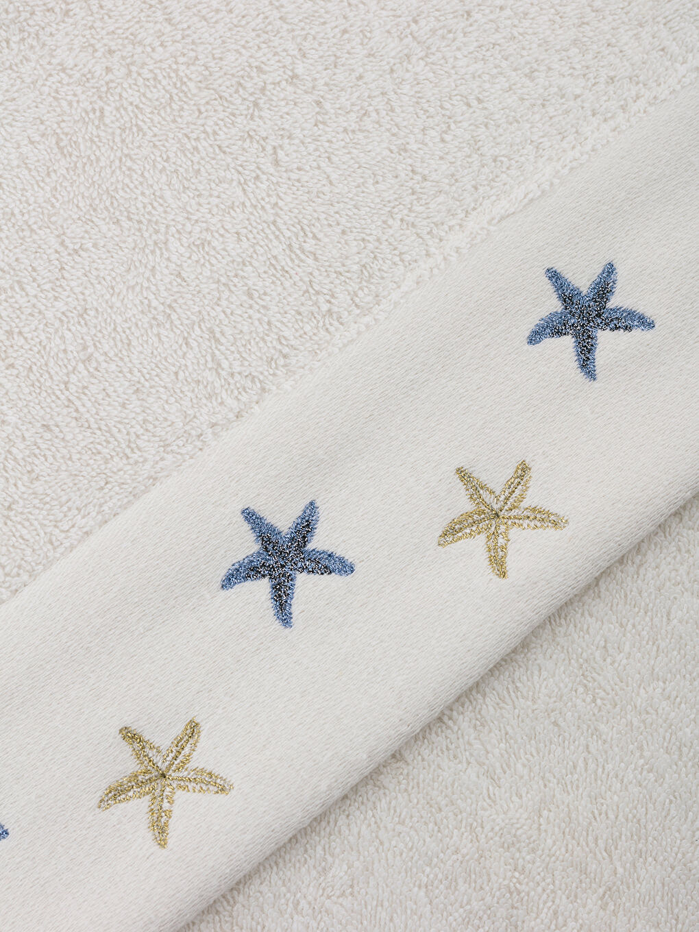 Ekru Yıldız Nakış Detaylı Yüz Havlusu 50x80 cm-3