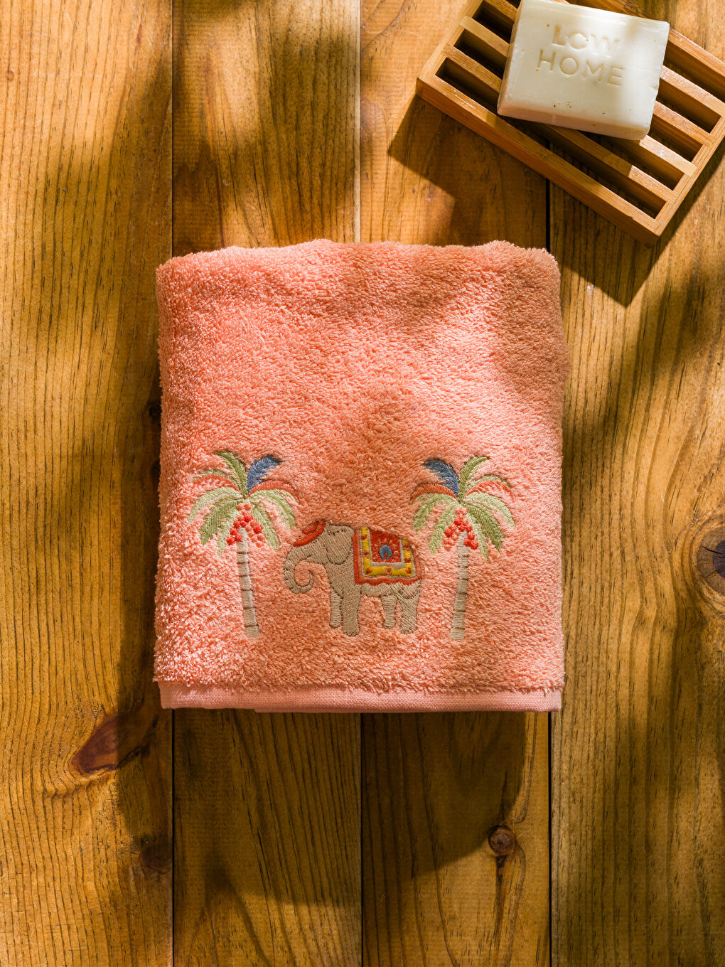 Mercan Fil Nakışlı Yüz Havlusu 50x80 cm-2