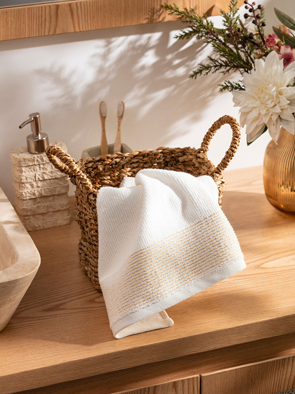 فوطه وجه مخططه 50x80 سم