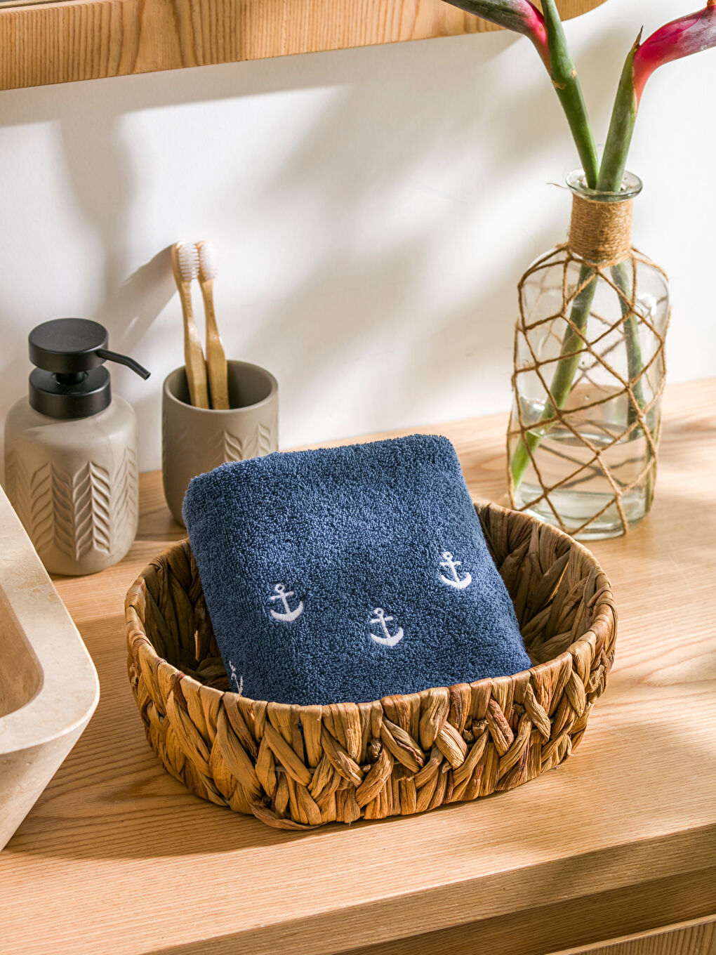 Anchor Embroidered Hand Towel 50x80 cm-1