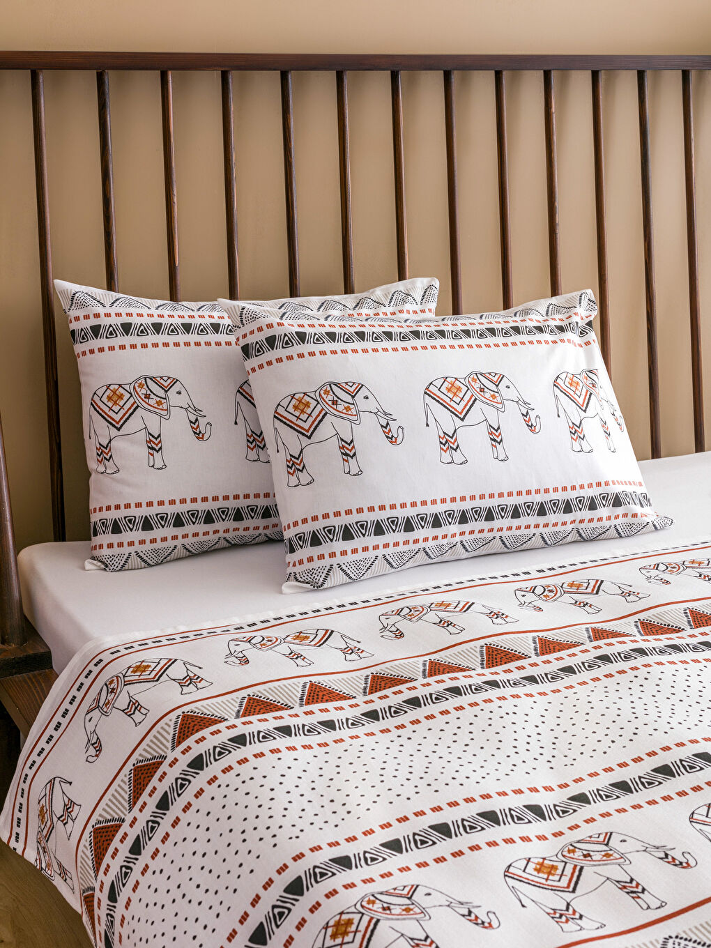 Karışık Fil Baskılı Çift Kişilik Pike Seti-2