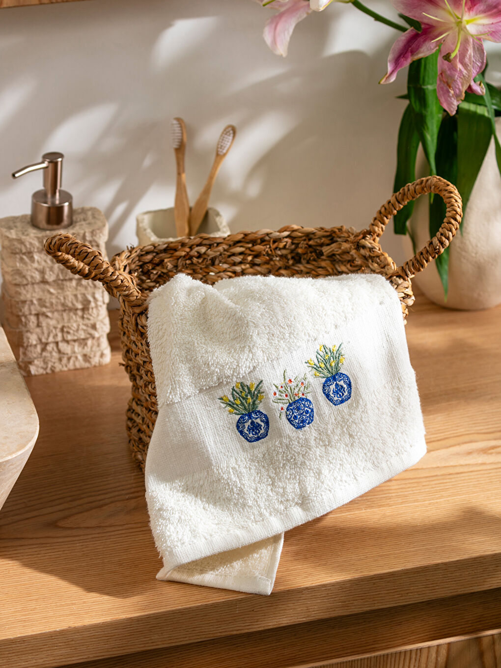 Embroidered Cotton Face Towel 50x80 cm -S5BD95Z8-EEW