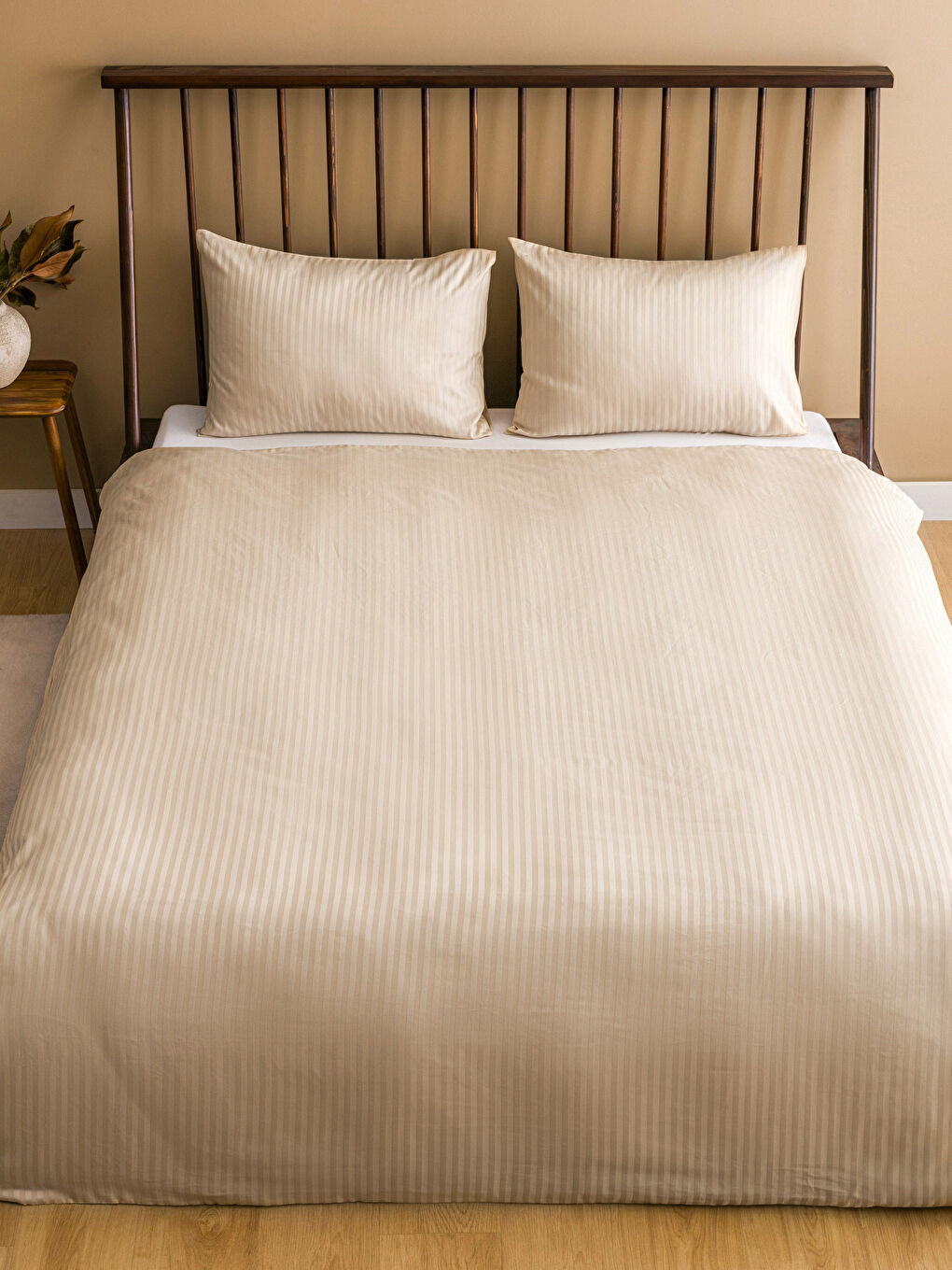 Bej Çizgi Desenli Pamuk Saten Çift Kişilik Nevresim Seti-1