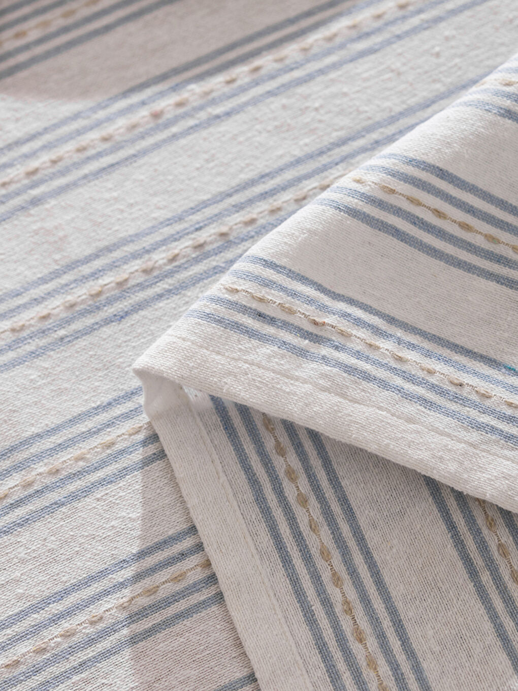 مفرش مائدة مخطط مطرز 140x180 سم-6