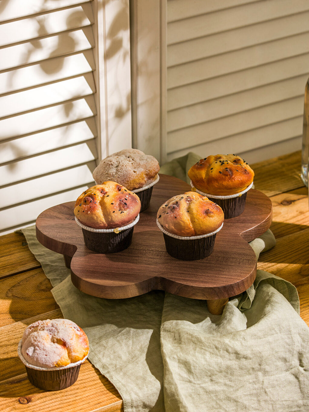 Kahverengi Ayaklı Ahşap Sunumluk 27 cm