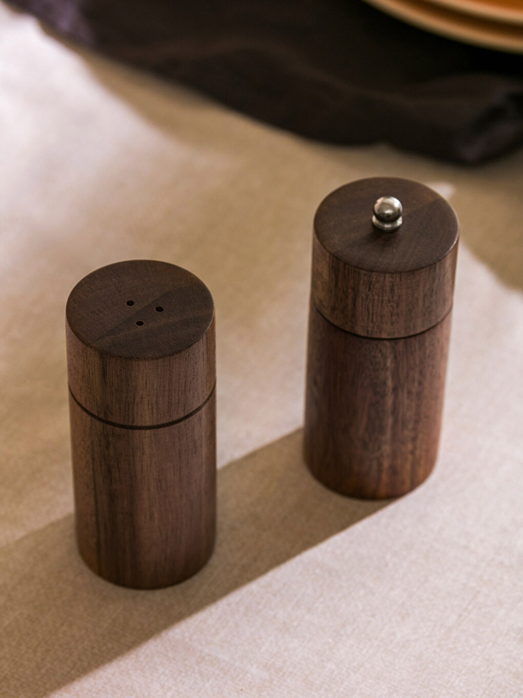 Kahverengi Ahşap Tuzluk ve Biberlik Seti-1