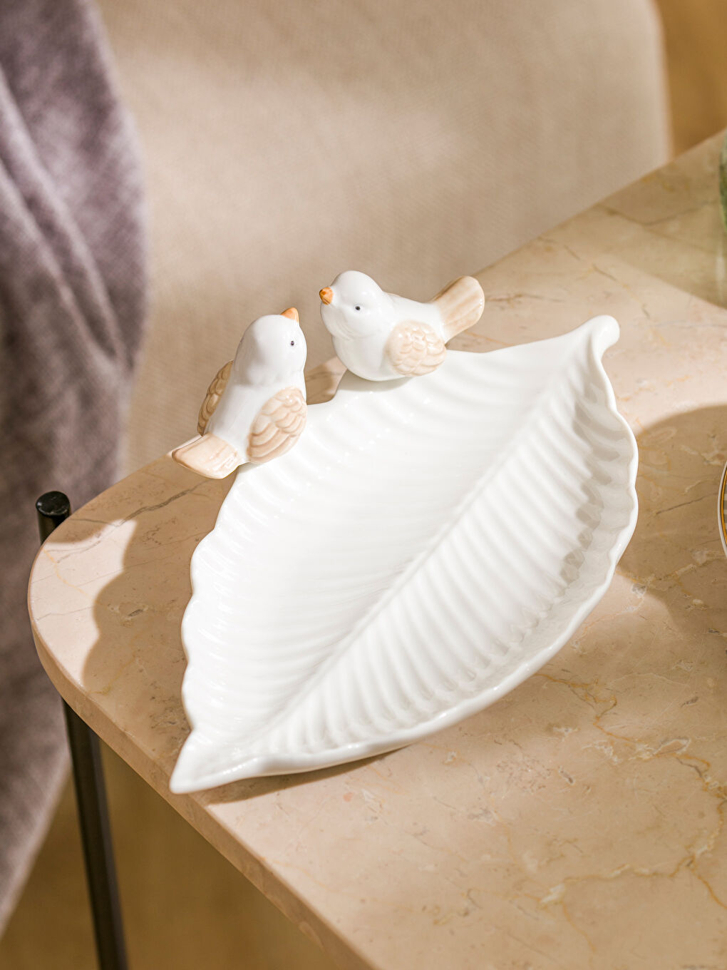 Ekru Porselen Dekoratif Tabak 21 cm-1