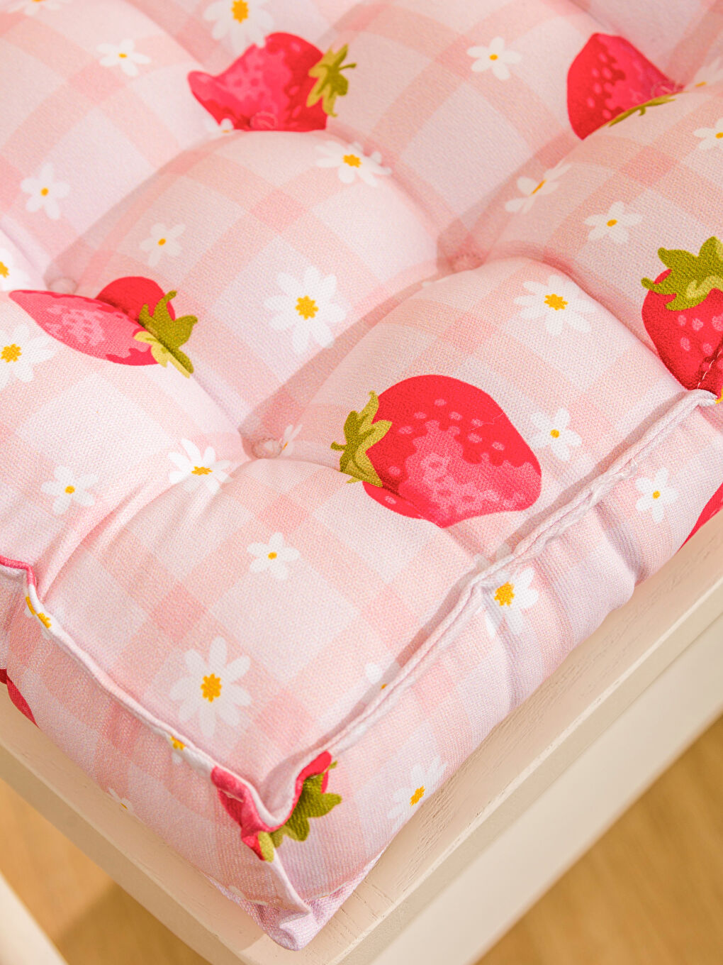 LCW HOME Pembe Çilek Baskılı Minder 40x40 cm - 1