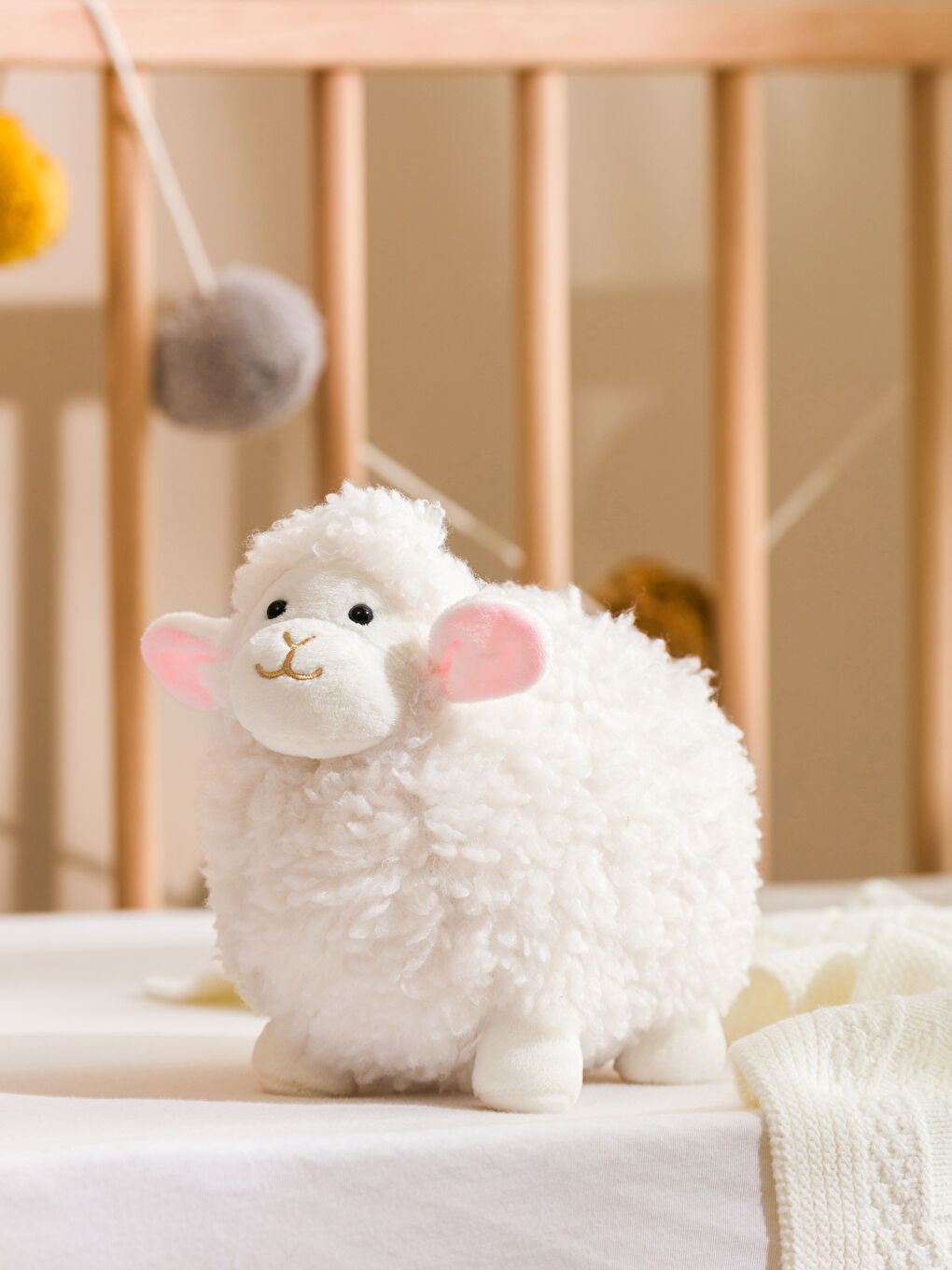 LCW HOME Ekru Koyun Figürlü Dolgulu Pelüş Bebek Kırlent 23 Cm