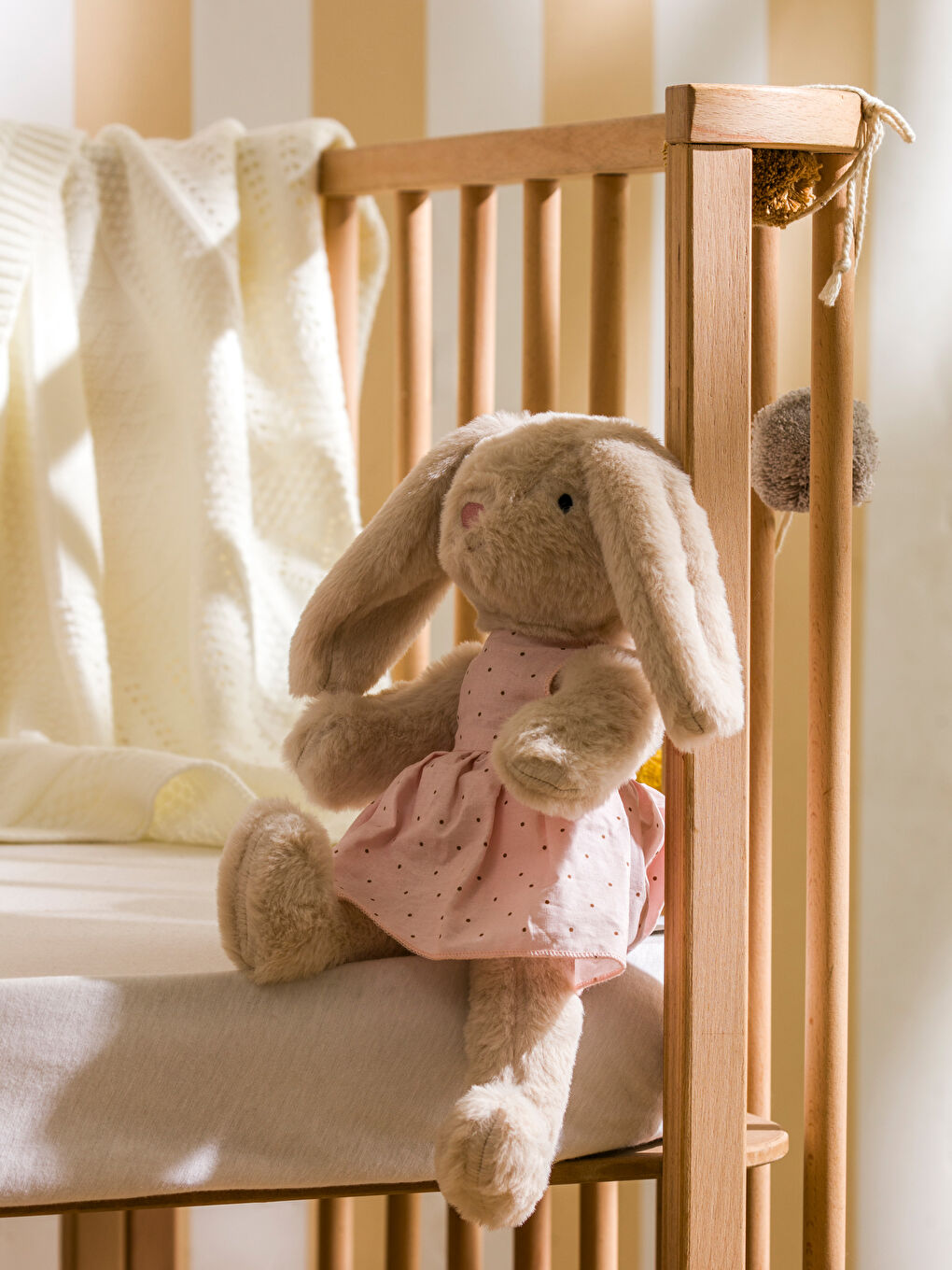 LCW HOME Bej Tavşan Figürlü Pelüş Bebek Kırlent 35 Cm