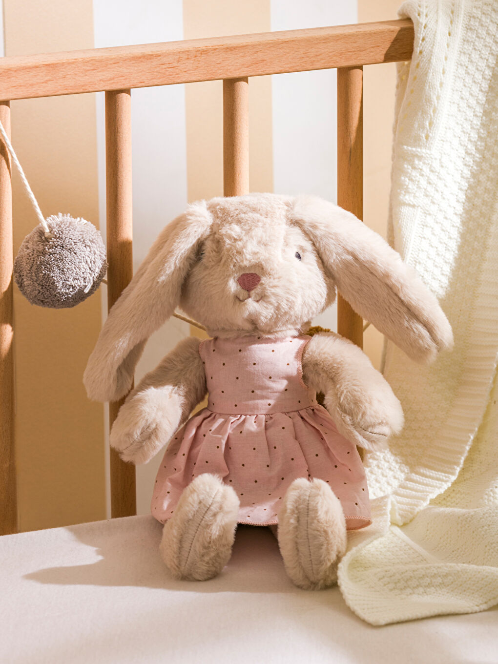 LCW HOME Bej Tavşan Figürlü Pelüş Bebek Kırlent 35 Cm - 1