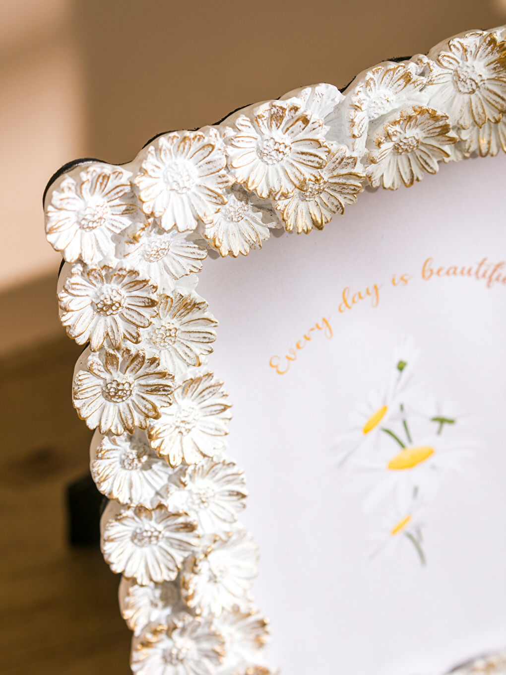 LCW HOME Sari Çiçek Desenli Fotoğraf Çerçevesi 20 cm - 1