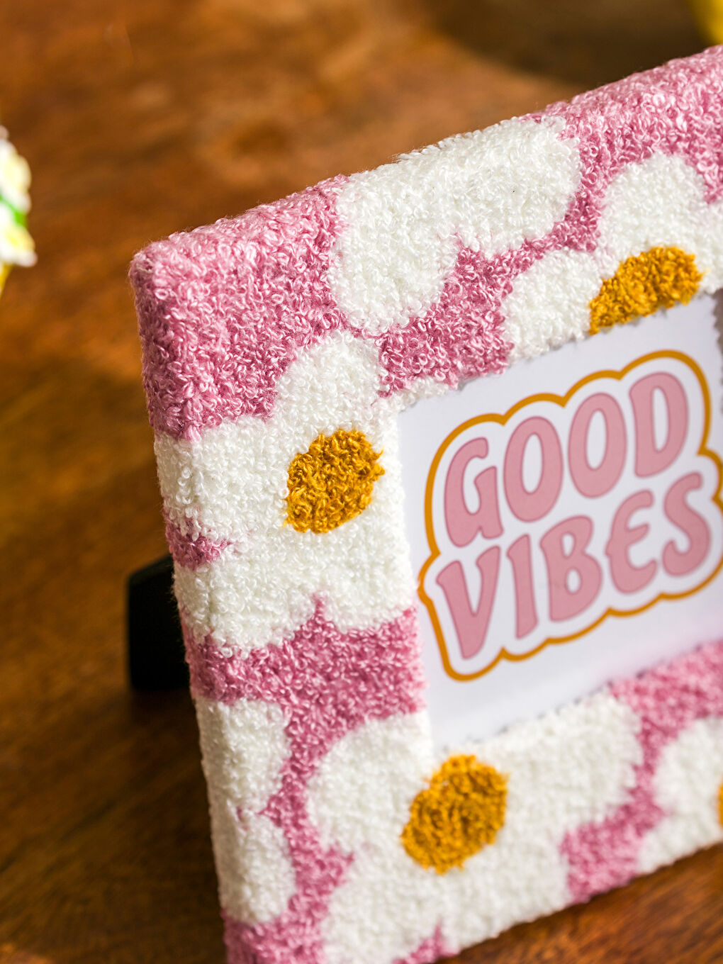 ყვავილების ნაბეჭდი მდგომი ფოტოს ჩარჩო 18 სმ-1