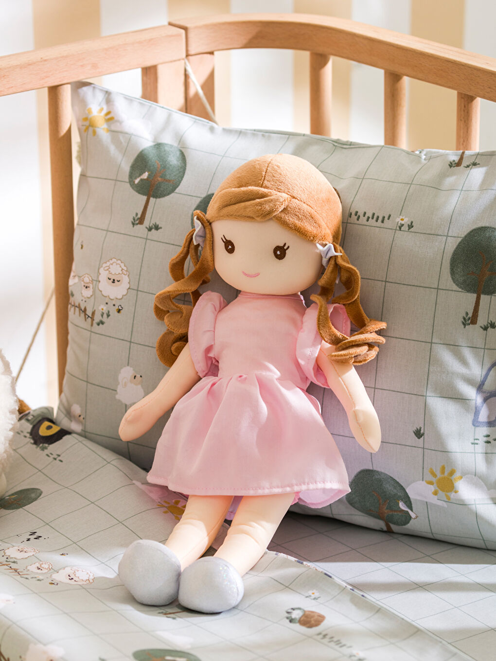 LCW HOME Karışık Pelüş Kız Bebek Kırlent 39 Cm