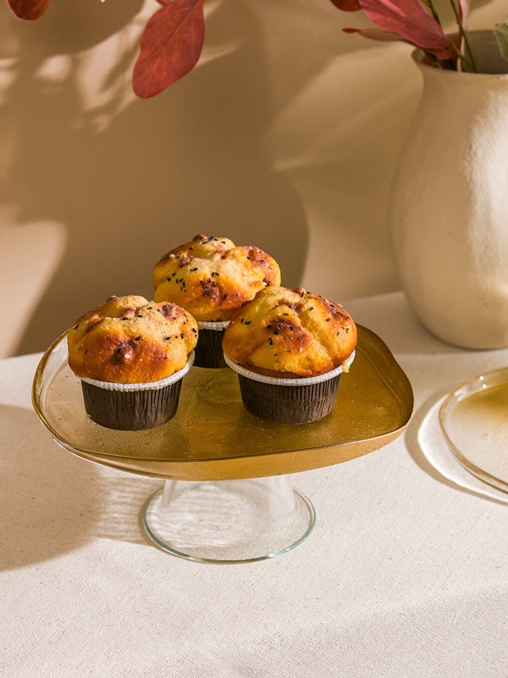 Renksiz Ayaklı Cam Sunum Tabağı 21 cm-1