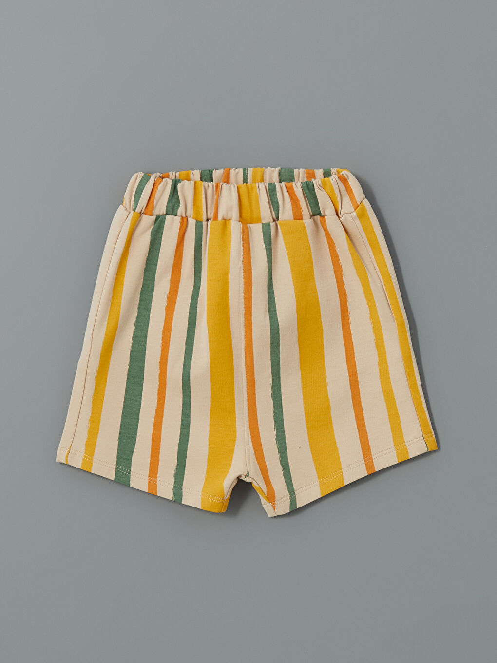 Bej Beli Lastikli Çizgili Erkek Bebek Şort