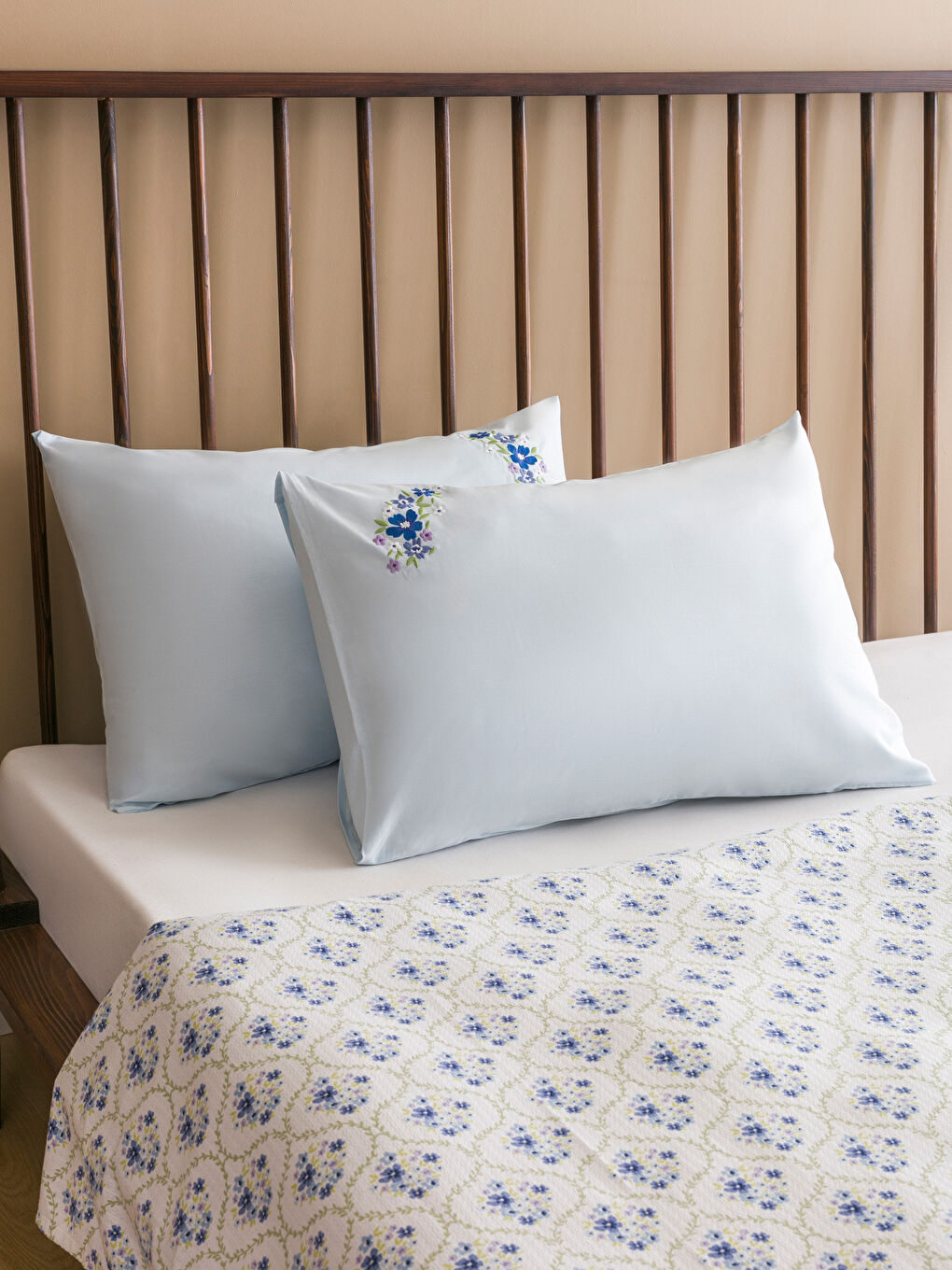 LCW HOME Karişik Çiçek Baskılı Pamuklu Çift Kişilik Pike Seti - 2