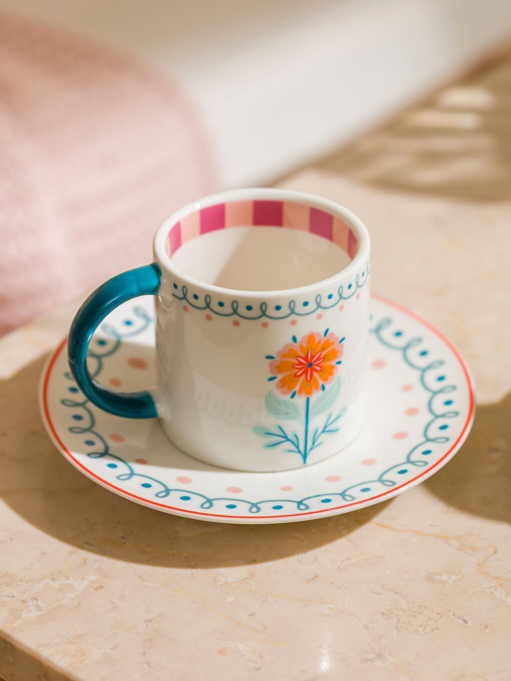 ყვავილოვანი პრინტით 2-პირიანი ფაიფურის ყავის ჭიქის ნაკრები 90 მლ-1