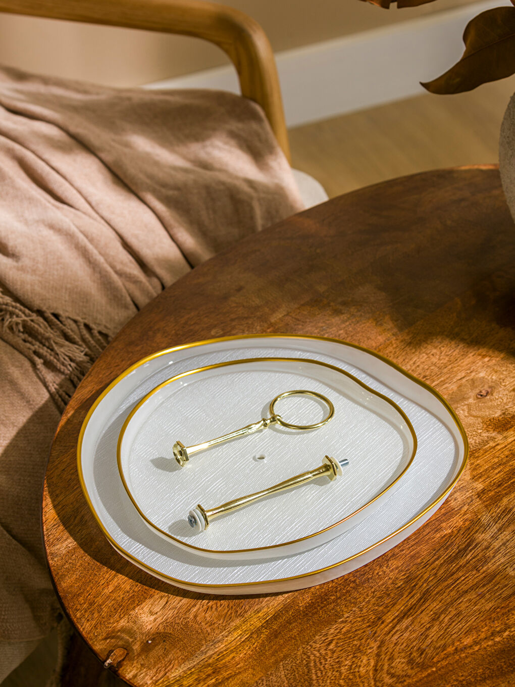 حامل كيك زجاجي بقاعدة 28 سم-2