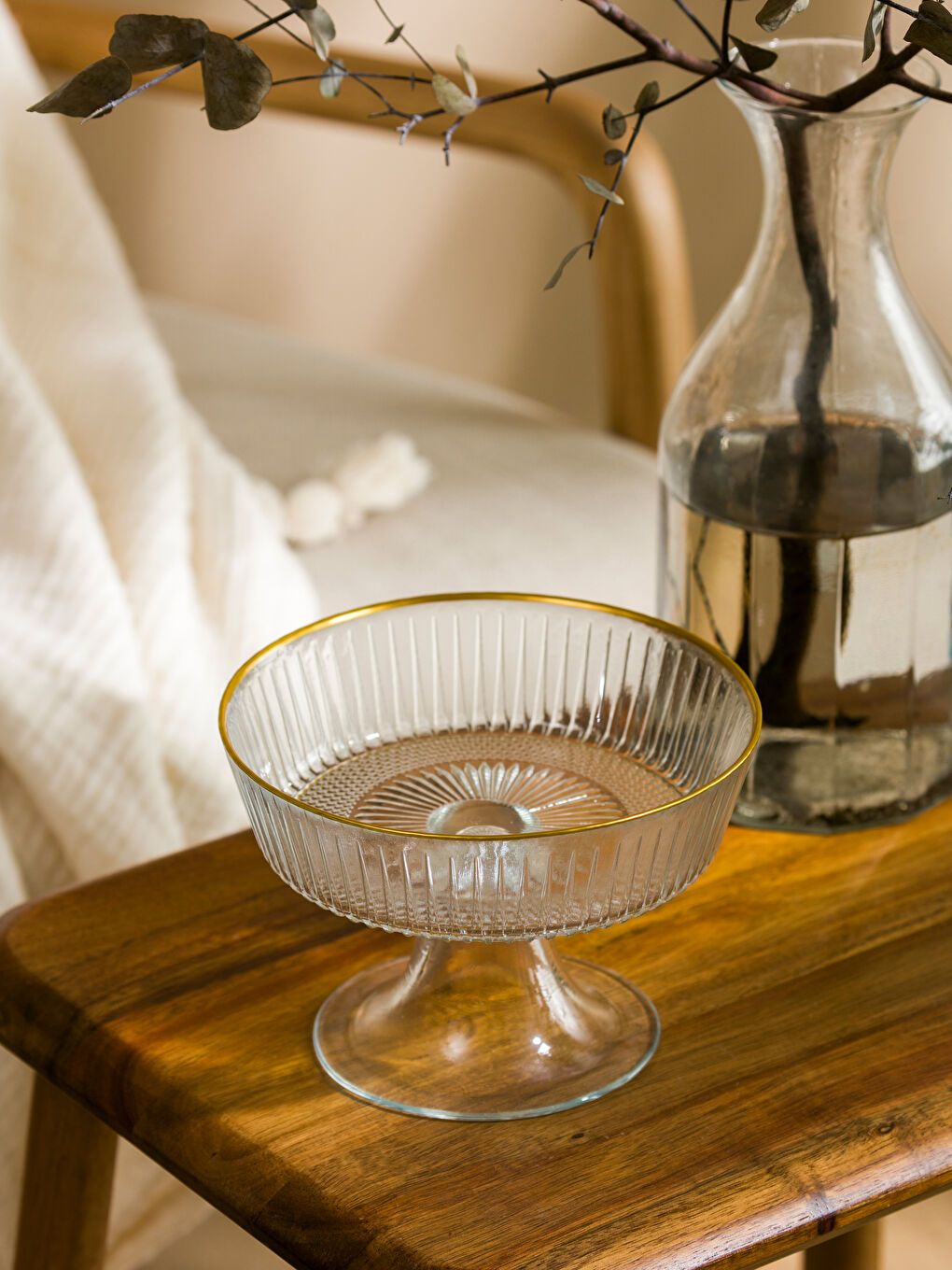 Renksiz Cam Ayaklı Sunumluk 16 cm