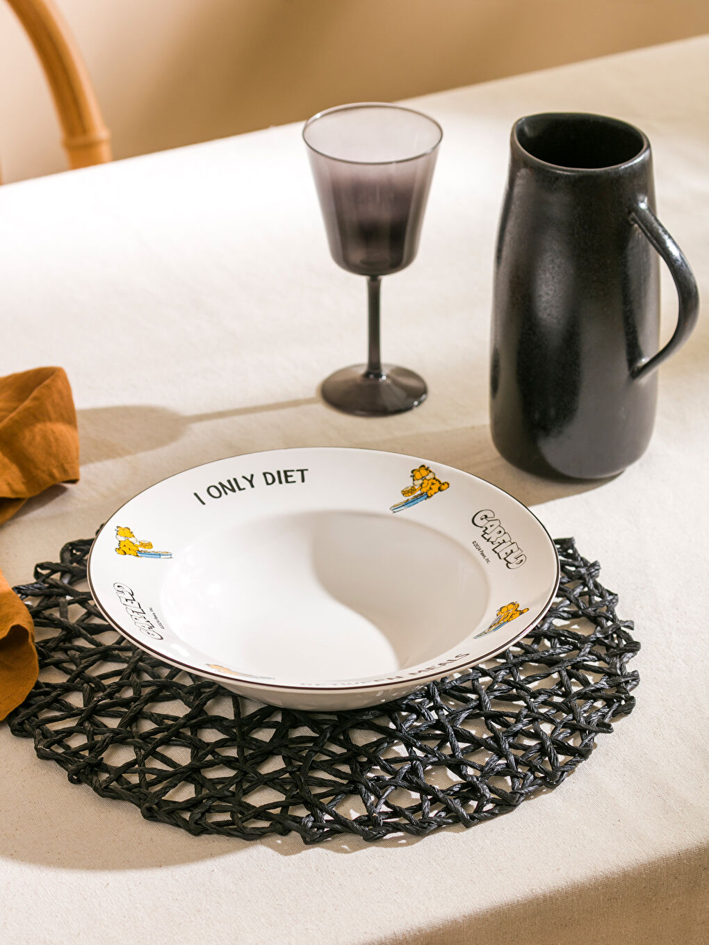 Beyaz Garfield Baskılı Seramik Salata Kasesi 26 cm-1