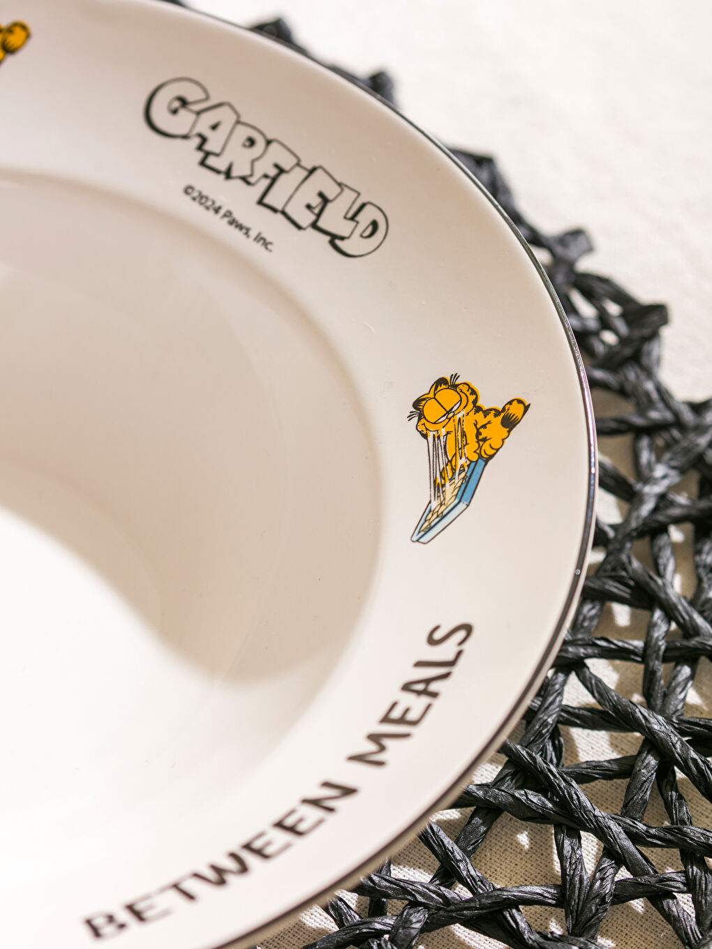 Beyaz Garfield Baskılı Seramik Salata Kasesi 26 cm-2