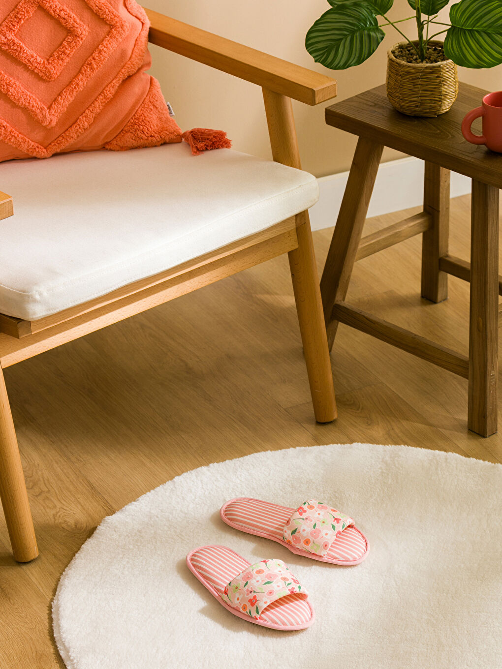 LCW HOME Pembe Çiçek Baskılı Kadın Ev Terliği