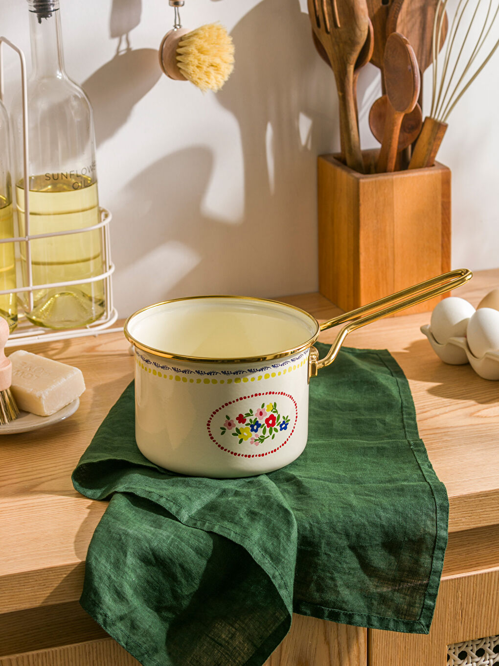 Karışık Çiçek Baskılı Emaye Sütlük 14 cm