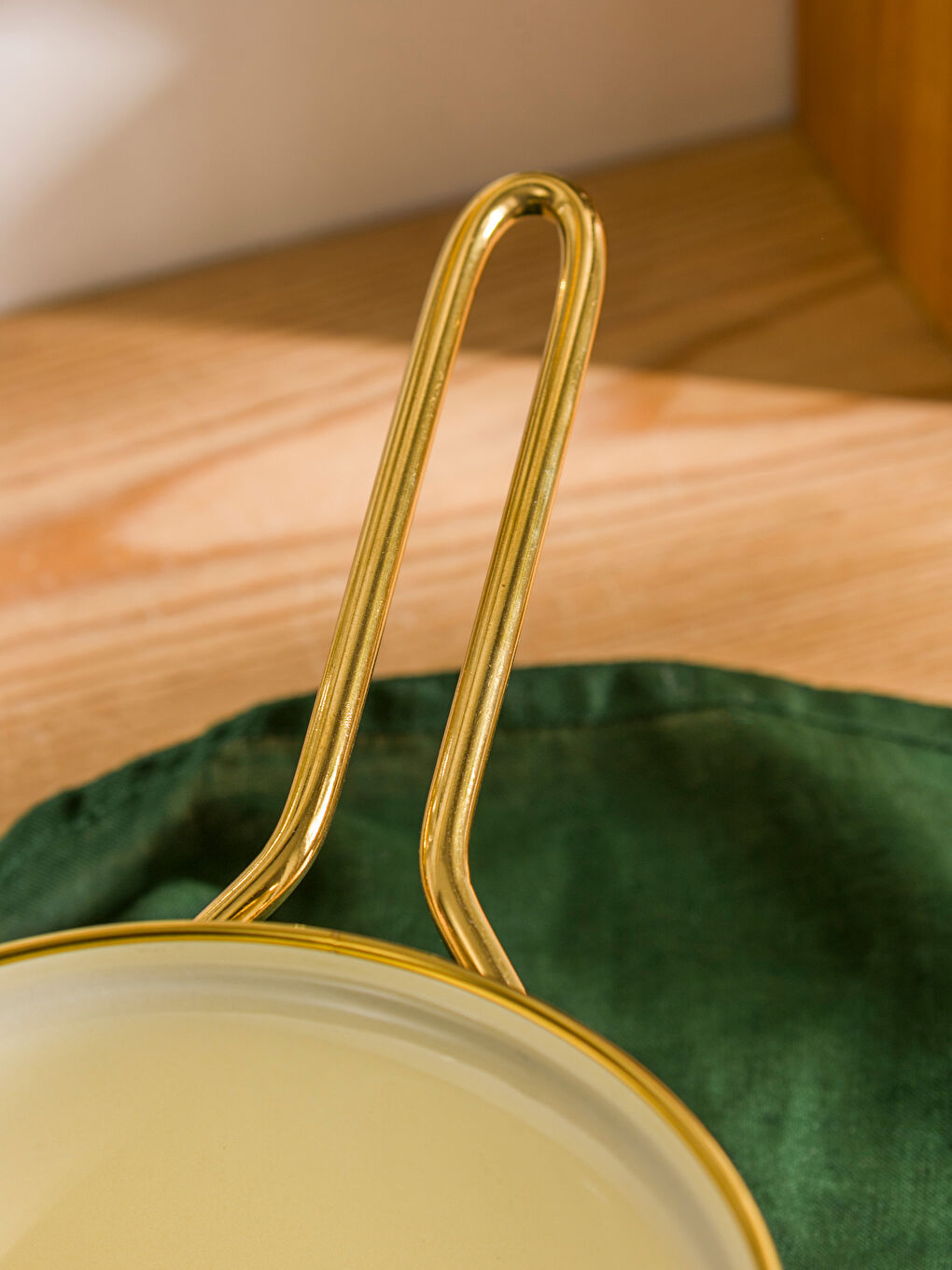 Karışık Çiçek Baskılı Emaye Sütlük 14 cm-2