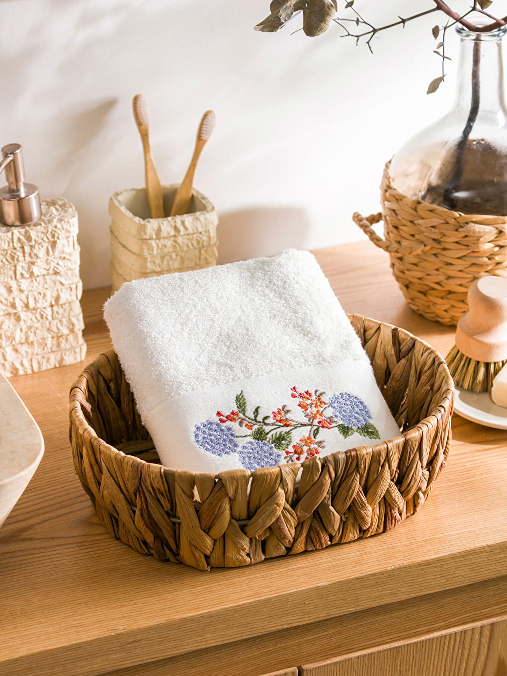 Embroidered Floral Cotton Hand Towel 50x80 cm -S5HT80Z8-EEW
