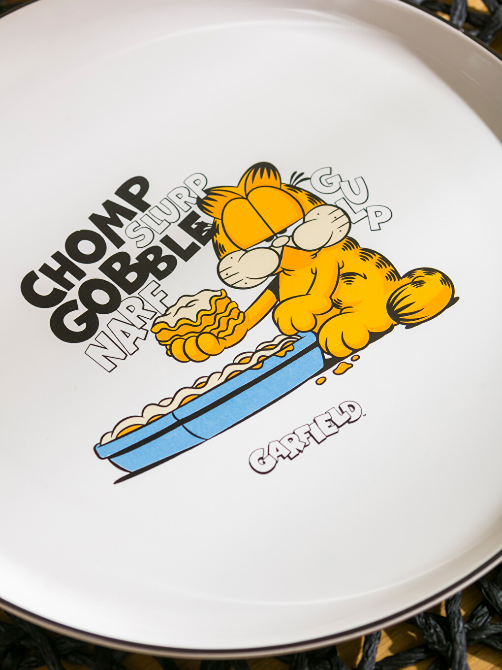Garfield Printed Ceramic Plate 28 cm-2