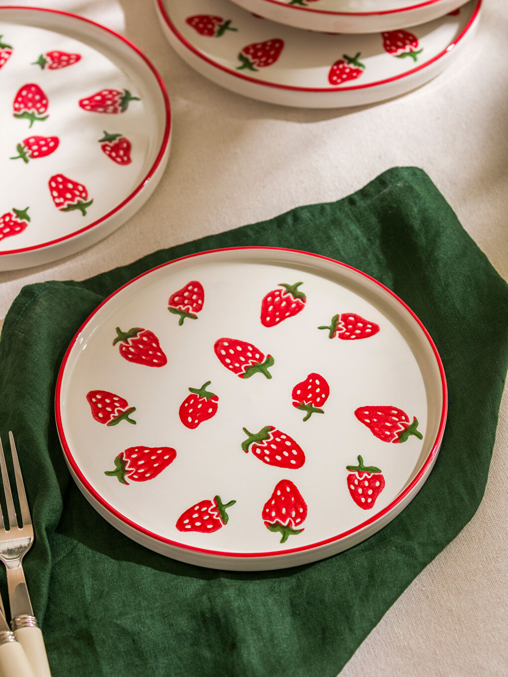 LCW HOME Karişik Çilek Baskılı Seramik Pasta Tabağı 4'lü 20 cm - 1