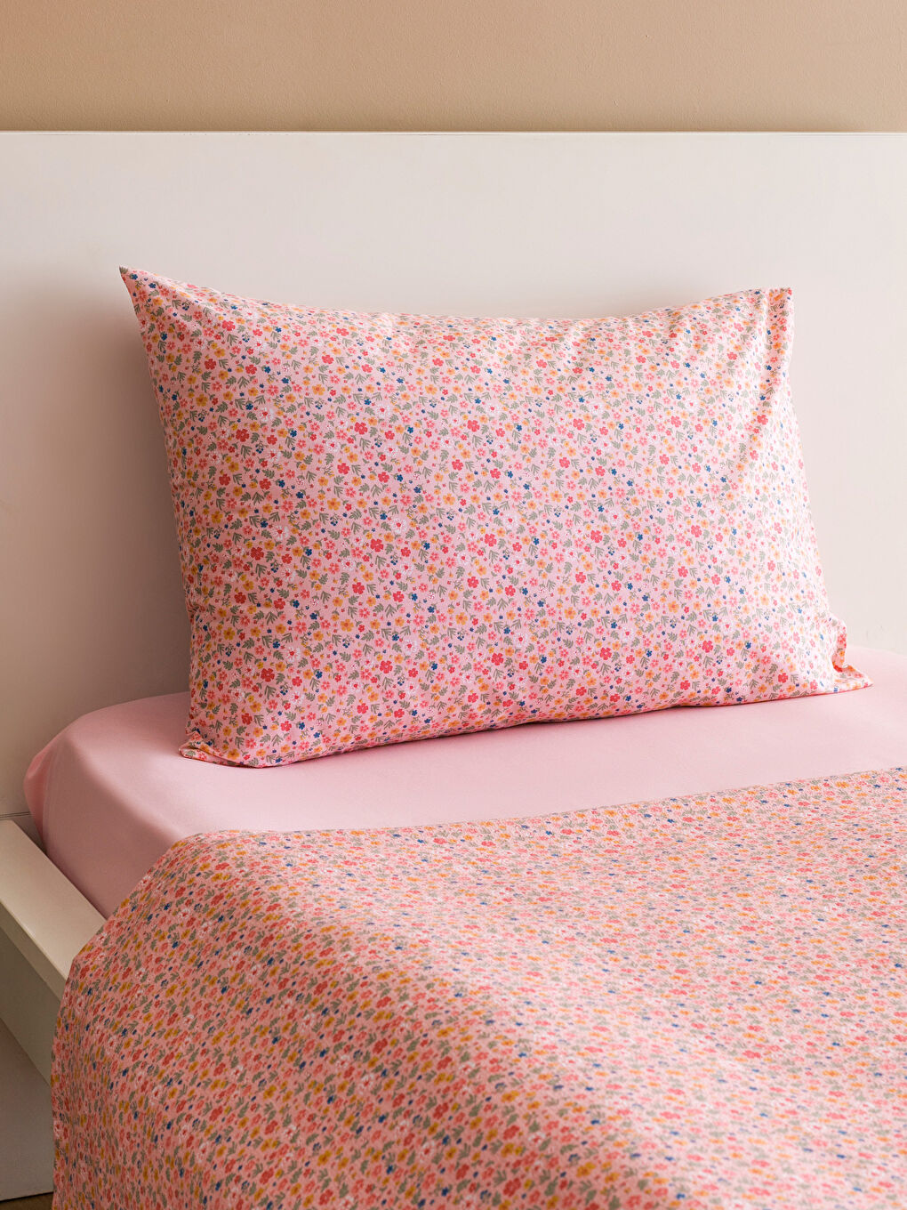 Karışık Çiçekli Tek Kişilik Pamuklu Pike Takımı-2