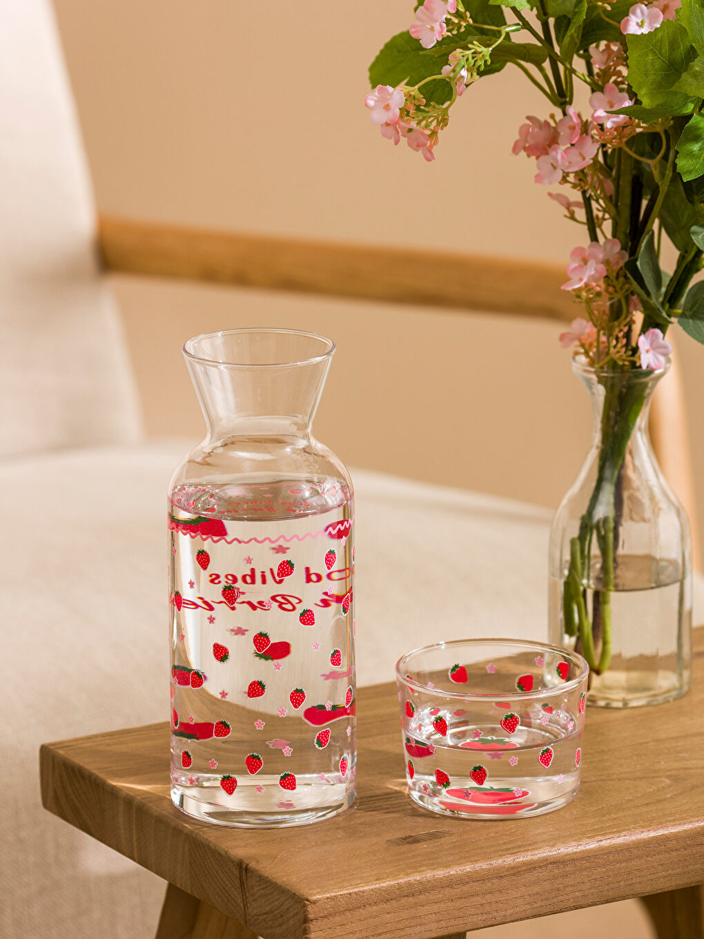 LCW ACCESSORIES Karişik Çilek Baskılı Cam Sürahi 700 ml - 1