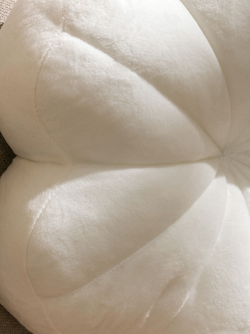 Bej Papatya Kırlent 38 cm-3