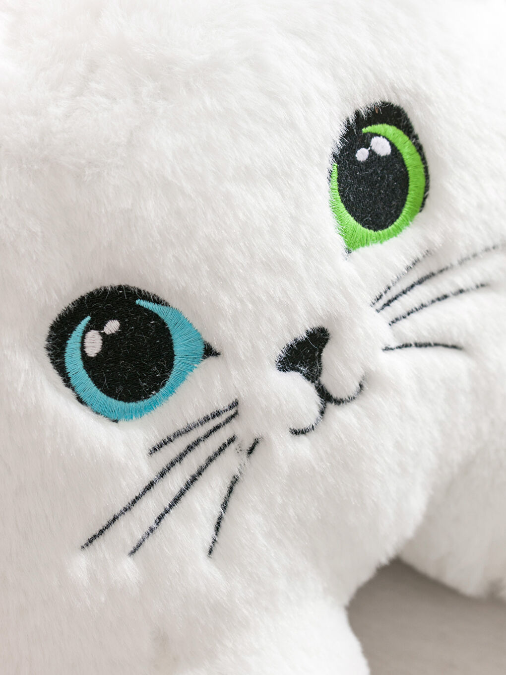 LCW HOME Beyaz Kedi Görünümlü Pelüş Bebek Kırlent 28 Cm - 2