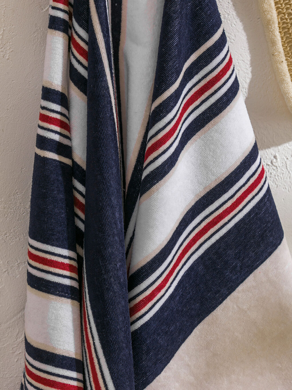 ерлерге арналған принтті жағажай сүлгісі 70x150 см-2