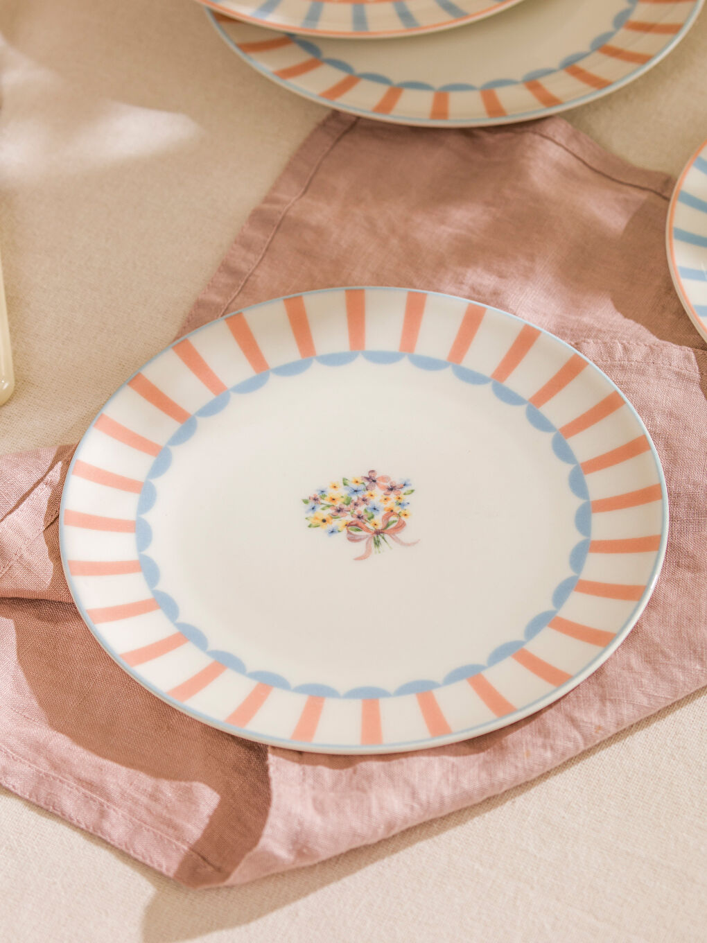 Karışık Çiçek Baskılı Porselen Pasta Tabağı Seti 4'lü 19 cm-1