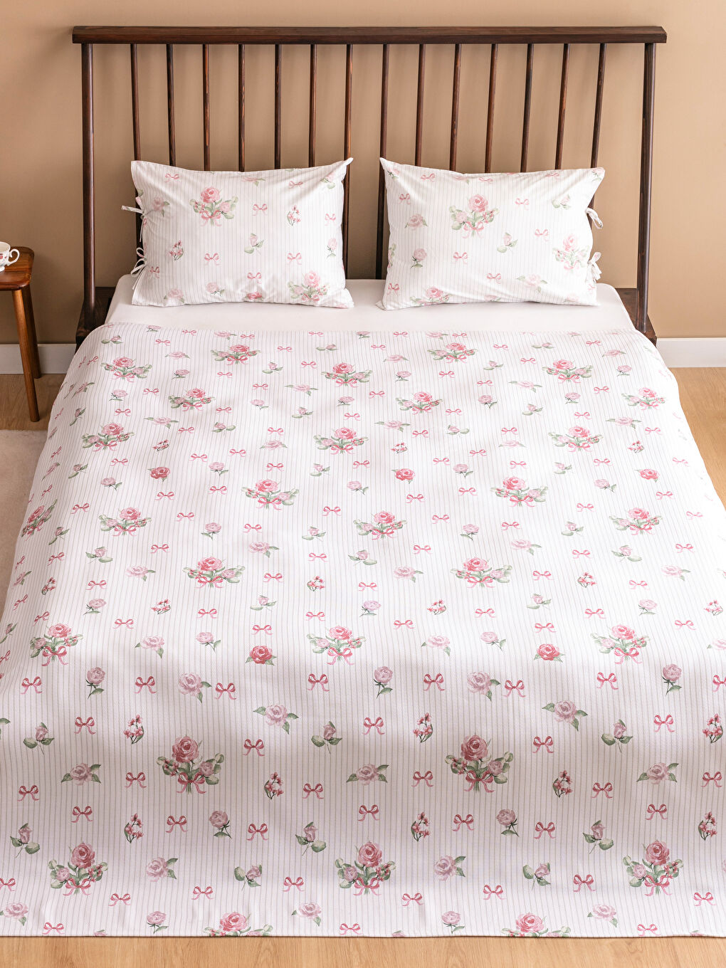 LCW HOME Beyaz Fiyonk Desenli Pamuklu Çift Kişilik Pike Seti - 1