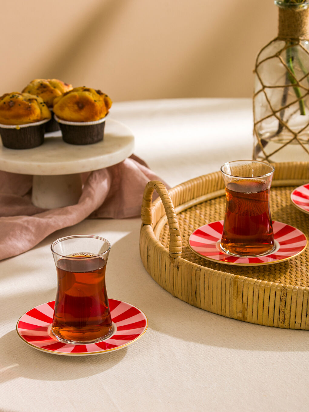 LCW HOME Kirmizi Çiçek Baskılı 4 Kişilik Çay Seti