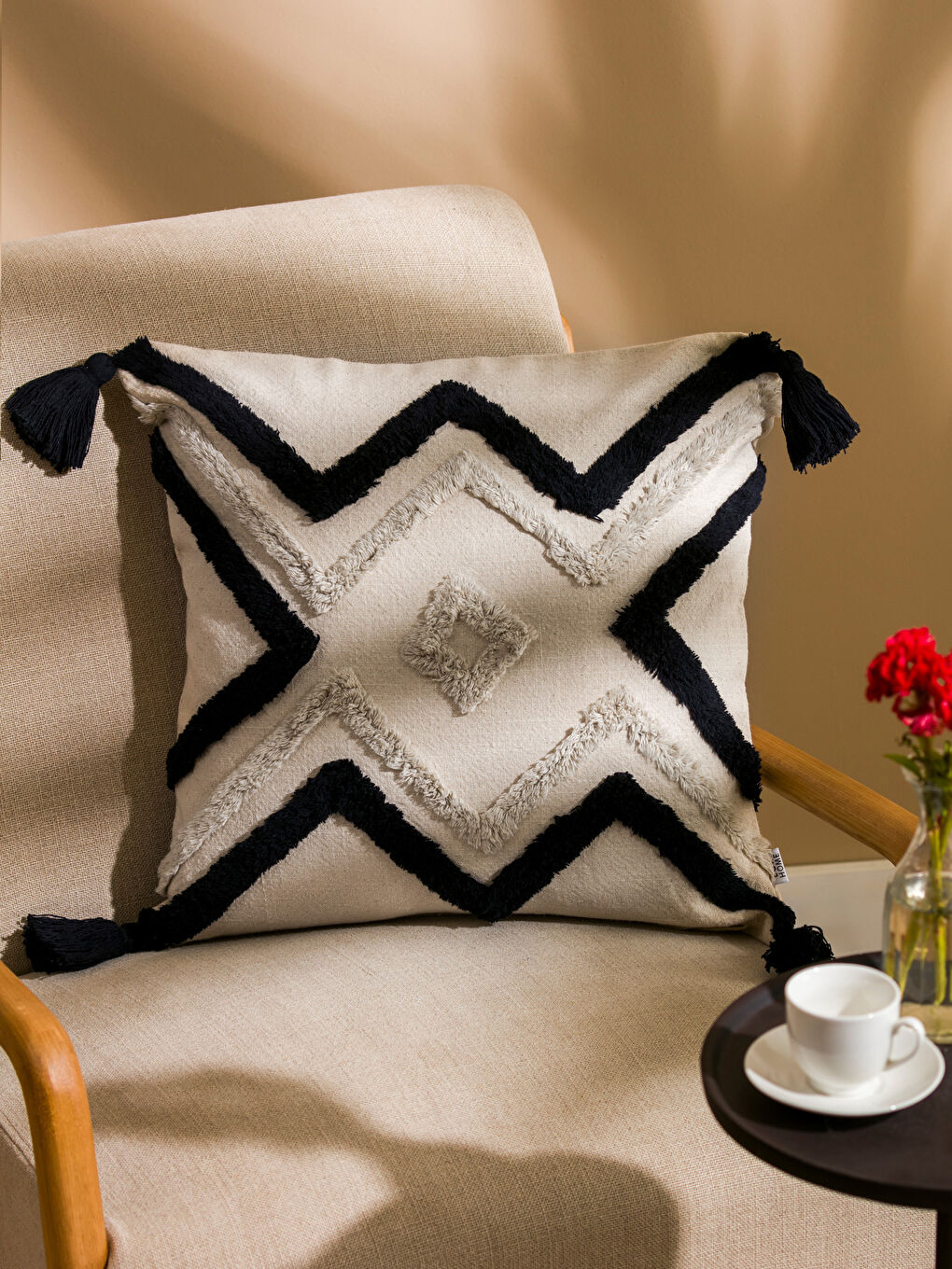 LCW HOME Embroidered Tassel Detailed Cushion Cover 45x45 cm -W57127Z8-LQB
