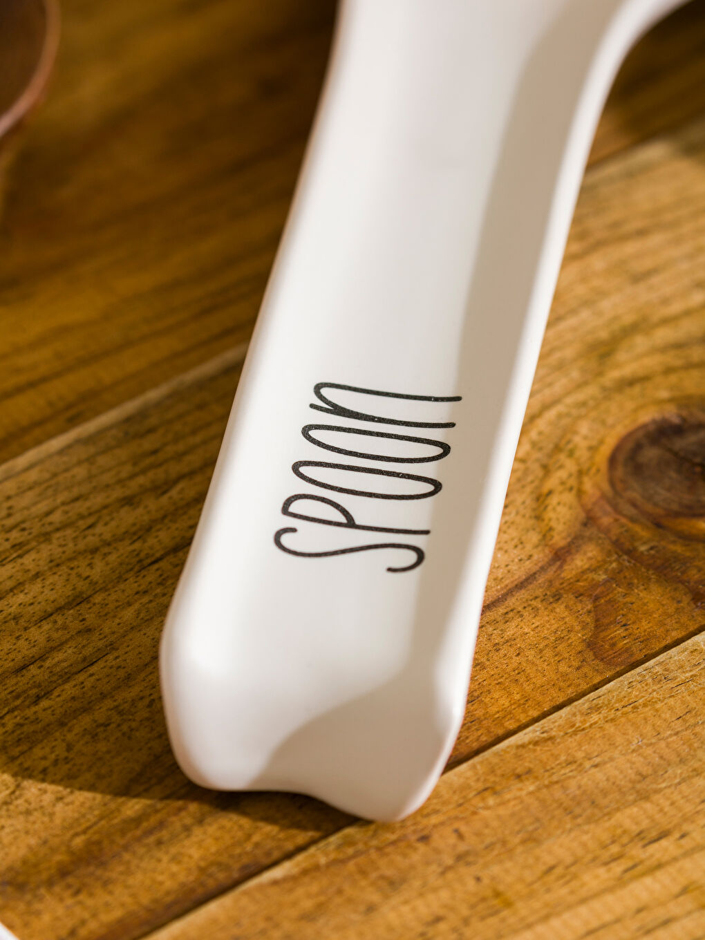 Siyah Yazı Baskılı Seramik Kaşıklık-2