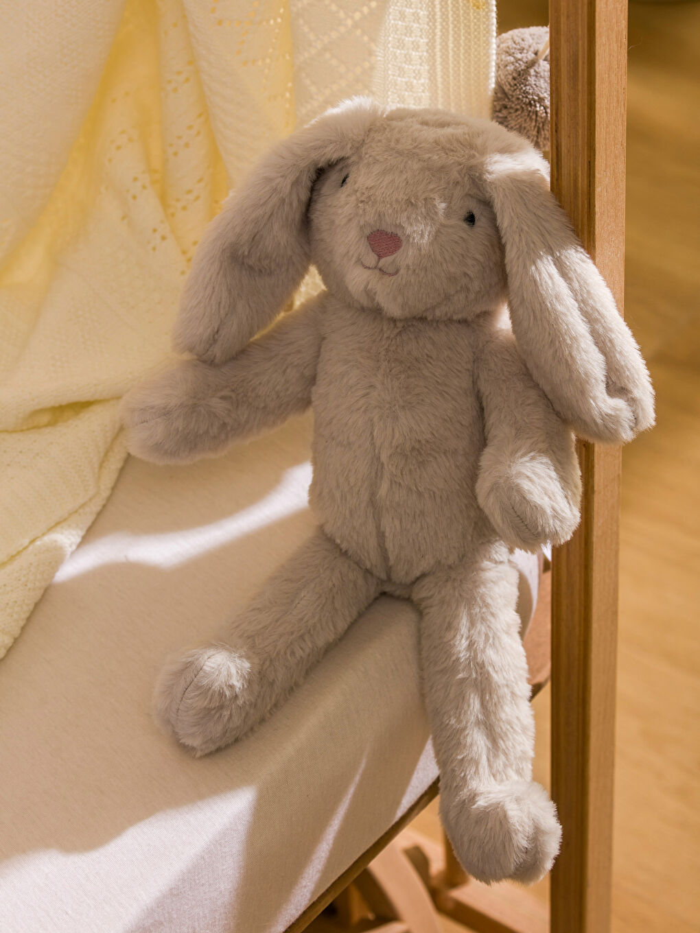 Bej Pelüş Dolgulu Tavşan Bebek Kırlent 36 cm-1